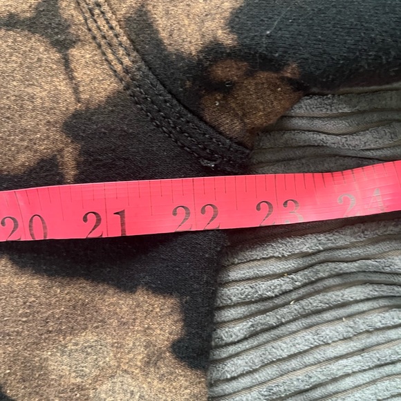 Men’s Champion Bleached Acid Wash Black Pullover Crewneck Sweatshirt - Picture 6 of 6